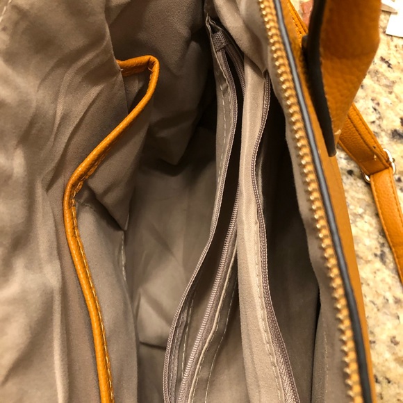 Tan Purse - Picture 4 of 5